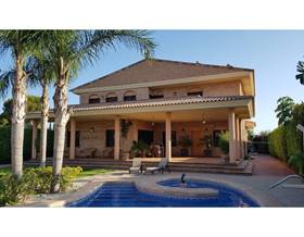 villas for sale in maitino