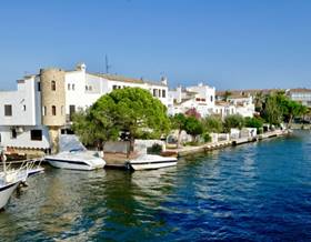 villas for sale in l´ escala