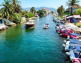 villas for sale in roses
