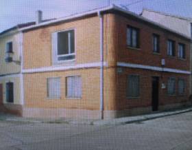 villas for sale in monzon de campos