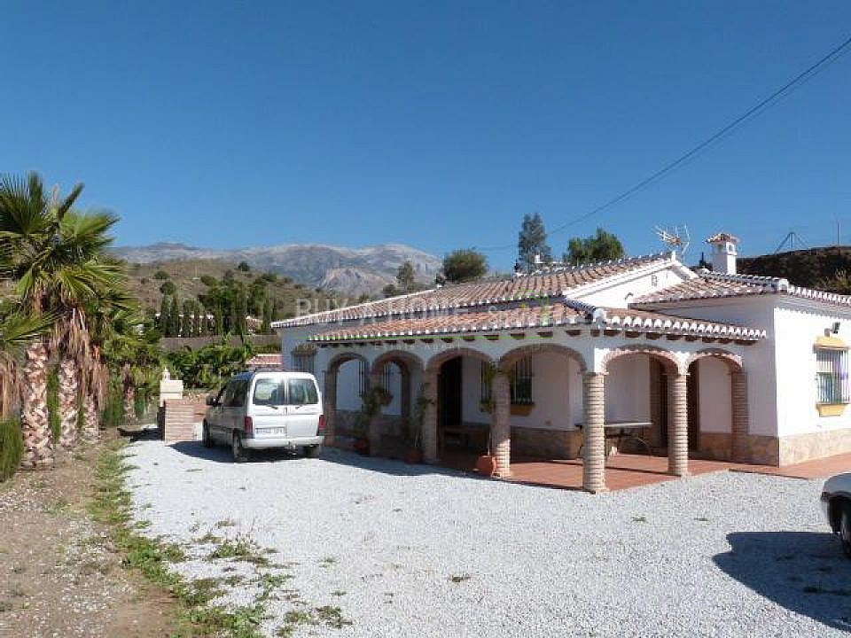 villas for sale in benamargosa