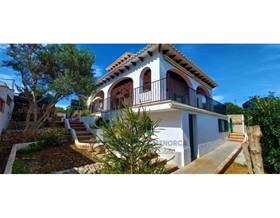 villas for sale in es castell