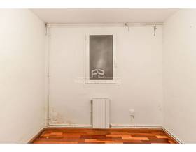flat sale barcelona by 260,000 eur