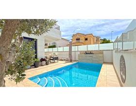 villas for sale in pinar de campoverde