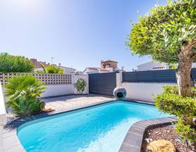 villas for sale in roses