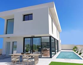 villas for sale in arenales del sol