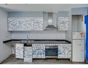 flat sale blanes by 75,000 eur